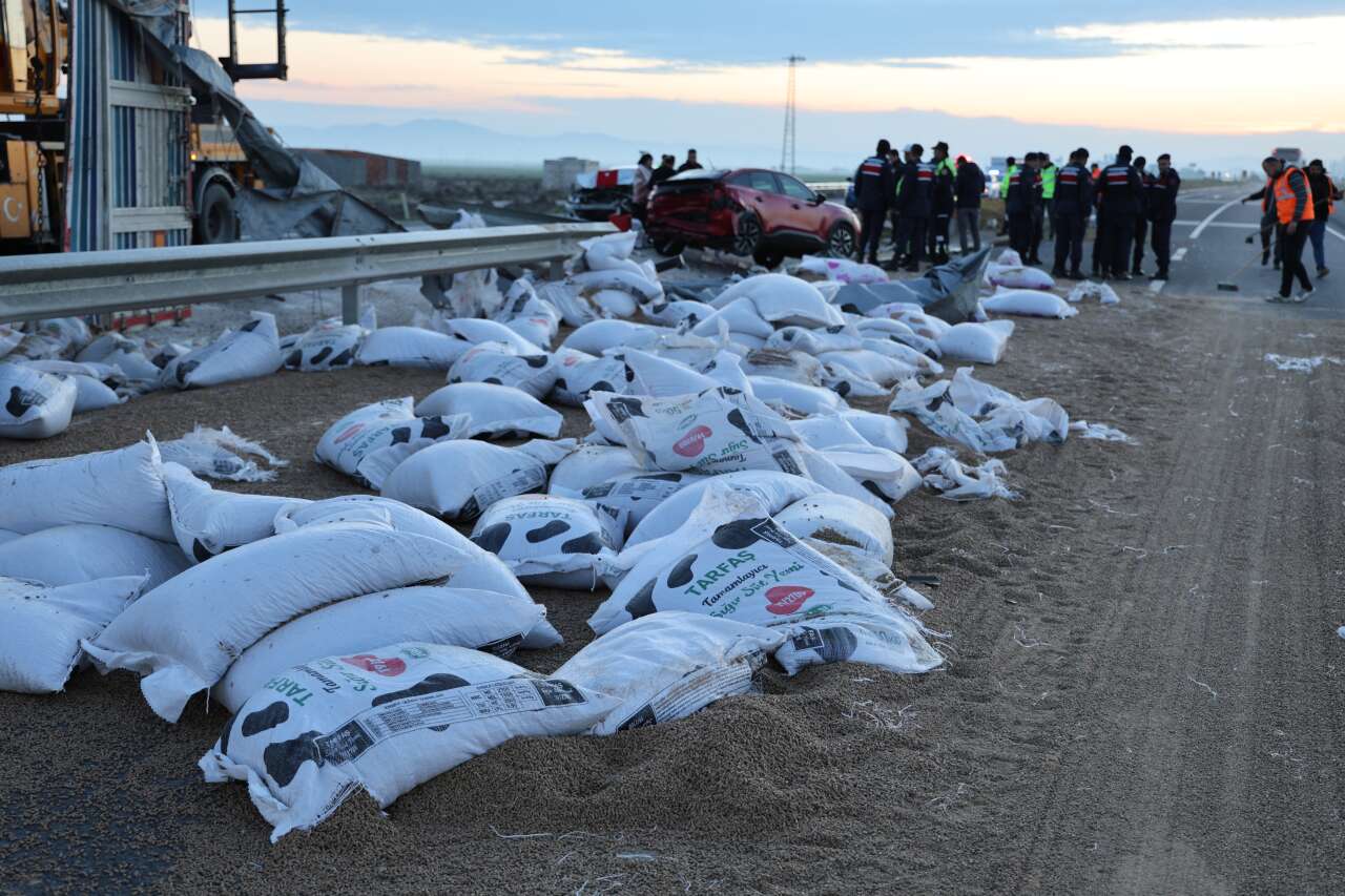 Konya yolunda feci kaza! 6 yaralı var 11